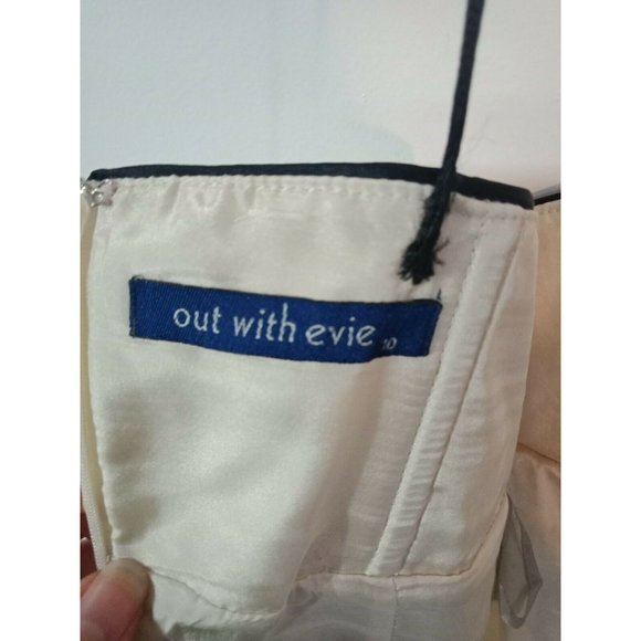 Out With Evie Dress - Size 10 - Cream and black - Picture 5 of 6